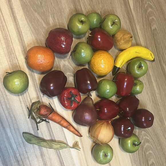 Vtg Fake Fruits And Vegetables 28 Pieces Lifelike Artificial Home Decor - Picture 4 of 4